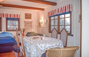 1 Bedroom Awesome Home In Båstad