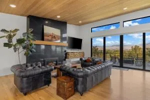 LUX! Boise Boys "View House", Sauna, Hot Tub, Centrally Located! Mountain and City Views! - 博伊西