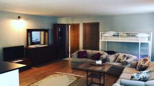 Rahat bahçeli polonezköyde butik evimiz