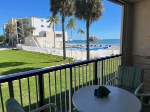 Relaxing beachfront getaway with heated pool #4 - Long Point Key