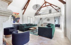 Maisons de vacances Stunning Home In Coullons With Wifi : photos des chambres
