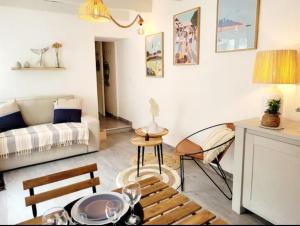 Appartement raffiné près de la mer et des commerces