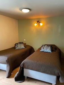 Maisons de vacances Gite Basilic Havre de Paix pour 7 Personnes au Coeur de la Nature et pres de la Meuse : photos des chambres