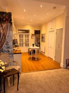 Luxury Classical Home in Central London