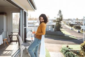 Shutters by the Sea-A Hamptons Hideaway with Sea view-Waterfront