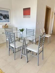 Estúdio com Piscina e Vista Mar