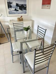 Estúdio com Piscina e Vista Mar