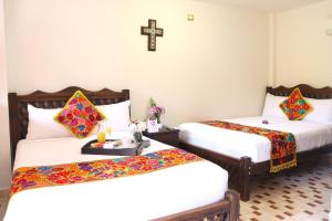 Camino Mexicano Hotel & Resort
