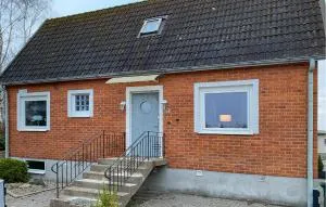 2 Bedroom Awesome Home In Rörvik - Rörvik