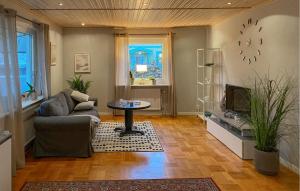 2 Bedroom Awesome Home In Rörvik