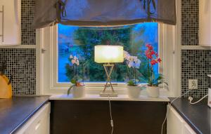 2 Bedroom Awesome Home In Rörvik