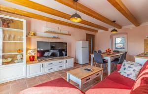 3 Bedroom Stunning Home In Sisan