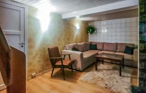 Gorgeous Home In Skollenborg