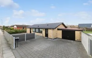 2 Bedroom Stunning Home In Grenaa - Grenå