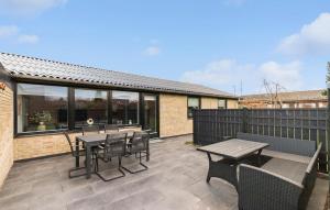 2 Bedroom Stunning Home In Grenaa