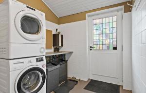 2 Bedroom Stunning Home In Grenaa