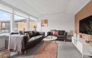 2 Bedroom Stunning Home In Grenaa