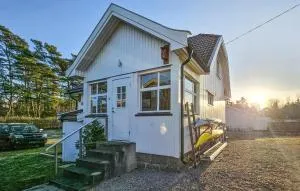 3 Bedroom Cozy Home In Skjærhalden - Hauge
