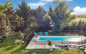 Maisons de vacances 5 Bedroom Cozy Home In Piolenc : photos des chambres