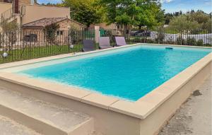 Maisons de vacances 5 Bedroom Cozy Home In Piolenc : photos des chambres