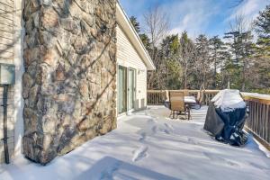 1 Mi to Sugarbush Resort Dog-Friendly Home!