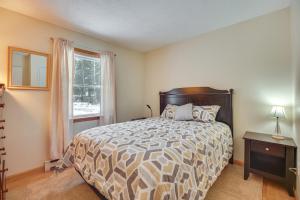 1 Mi to Sugarbush Resort Dog-Friendly Home!