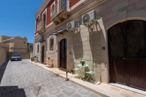 Paolino Home And Rooms