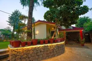 Farm The Retreat - With Private Pool - Manesar