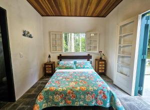 Casa com piscina a 500m da Praia Brava - Ubatuba