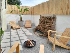 Ohana House - Unbeatable Location - Sea Views