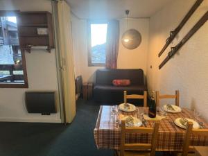 Appartements Residence Caillou - Le Caillou 10 - Studio avec vue montagne MAE-0841 : photos des chambres