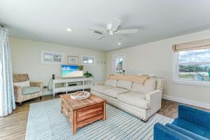 2 Min Walk to Beach Putting Green MIL Suite