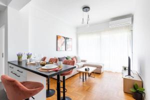 2br Apt Near Ancient Stadium MK