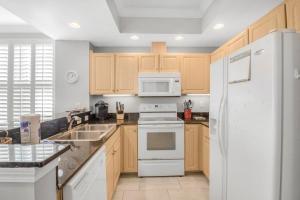 Crystal Shores 507 by Vacation Homes Collection