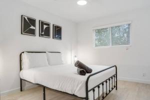 Immaculate Unit 5 min to Downtown Austin