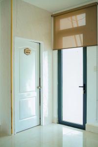 Phòng Thủ Tướng Loại Sang Giường Lớn (Premier Deluxe King Room)