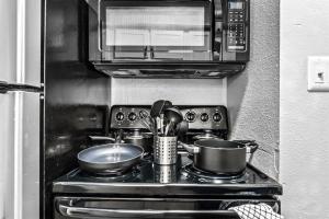 Elegant 1BR Haven - 10 Min to Downtown Austin