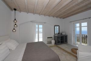 5 Bedroom Mykonos Villa with private pool by Diles Villas Myconos Greece