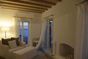 5 Bedroom Mykonos Villa with private pool by Diles Villas Myconos Greece