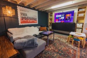 Family Pocono Gem by the lake with private sauna, hot tub, and huge game room