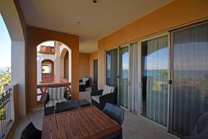 5th Floor Condo-Incredible Ocean Front Views