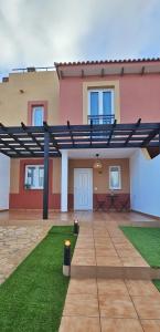 Evamar House 3 Bedrooms Private Garden and Swimming Pool