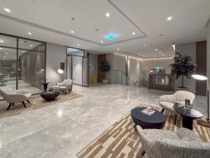 Skyline Majesty - Luxury Living with Full Burj Khalifa & Fountain Views