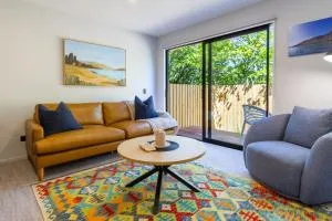 Walk to Canterbury Uni, Has Own Private Car Park - Fendalton