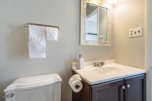 Home near Dulles Airport & Metro