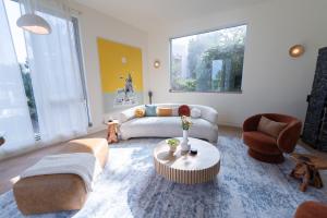 Unique Home with Stunning Views in the Heart of Los Angeles, CA, Silverlake!