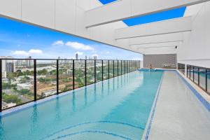 Luxury 2-Bedroom Apartment - Tryp Hotel