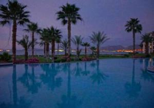 5th Floor Condo-Incredible Ocean Front Views