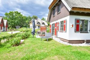 Ferienhaus Große Lage 16 Feriendorf Klein Stresow Rügen by ruyastay