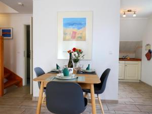 Neuerbautes Haus im Friesenstil. Moderne 2-Zimmer-Appartements mit Balkon für bis zu 4 Personen